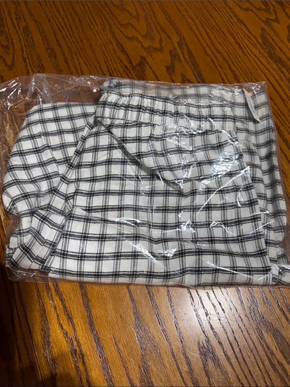 GAP Men’s/Woman’s Black and White Check Plaid  Flannel Pants
